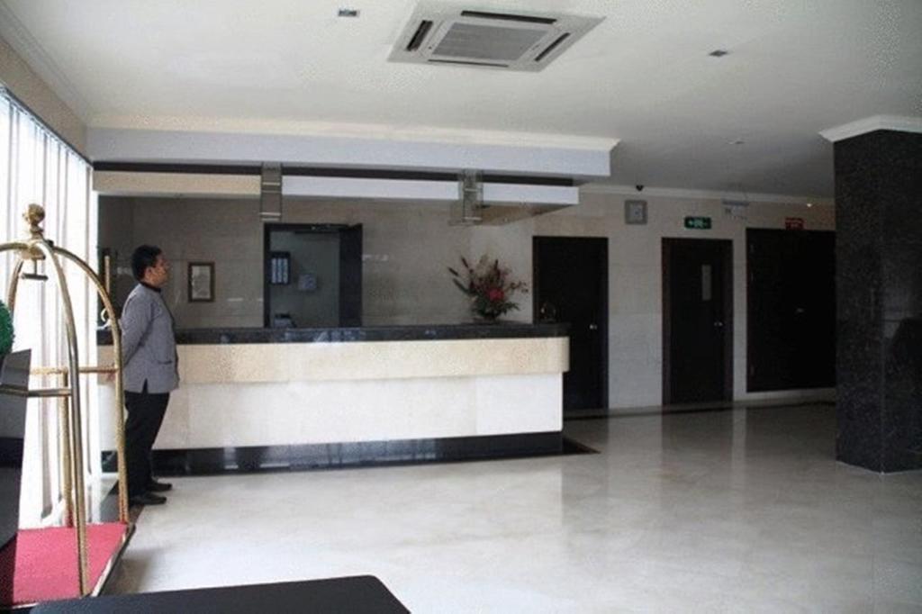 Palm Garden Hotel Brunei Bandar Seri Begawan Exterior photo